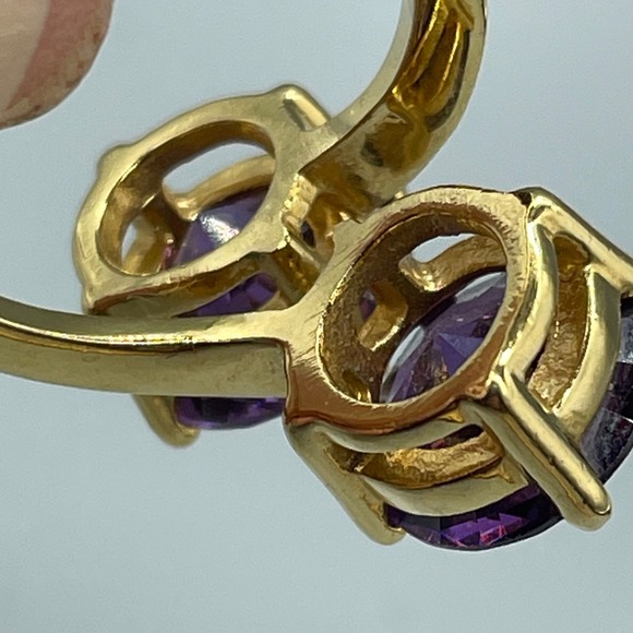 Gold Tone Bypass Ring with Dual Round Purple Stones Size 6 Statement Jewelry - Picture 6 of 7